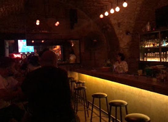 lebanon/south-lebanon/bar/floyd-the-dog