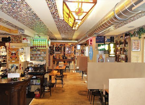 switzerland/lucerne/chapel-bridge/bar/bar-bei-miguel