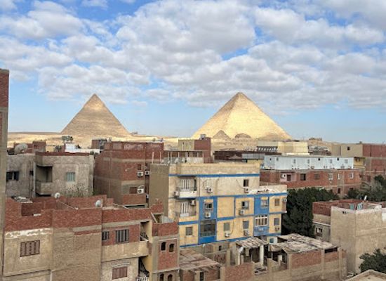 egypt/giza-plateau/bar/best-view-pyramids-roof