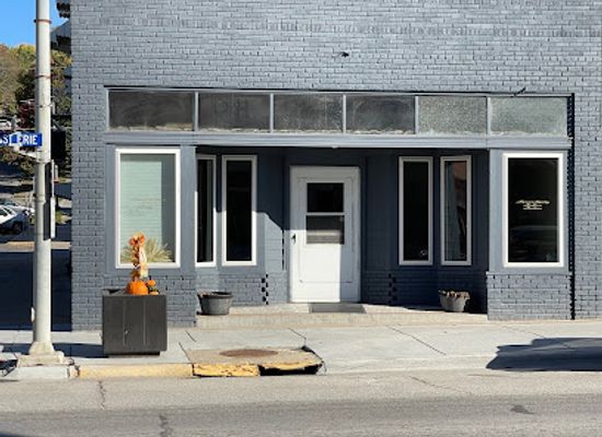 iowa/loess-hills/bar/sila-beauty-bar
