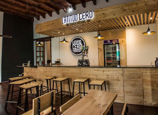 ecuador/otavalo/bar/latitud-cero-cerveza-artesanal