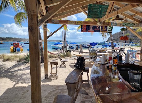 anguilla/long-bay-village/bar/elvis-beach-bar