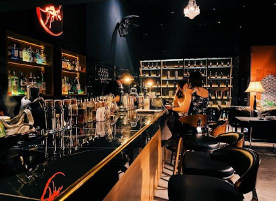 thailand/rayong/bar/moonless-world
