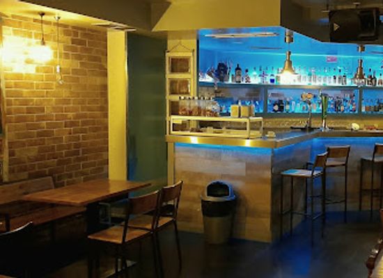 portugal/peniche/bar/mystic