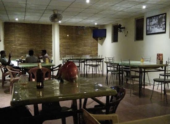 sri-lanka/pinnawala-elephant-orphanage/bar/millenium-bar