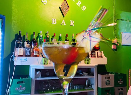 saint-lucia/vieux-fort-quarter/bar/shooterz-bar