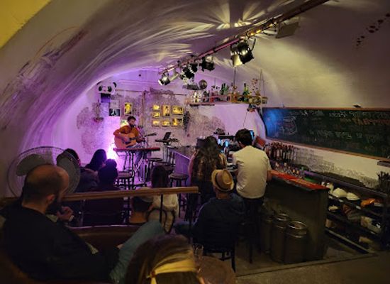 israel/jerusalem/old-city/bar/shoshana-bar