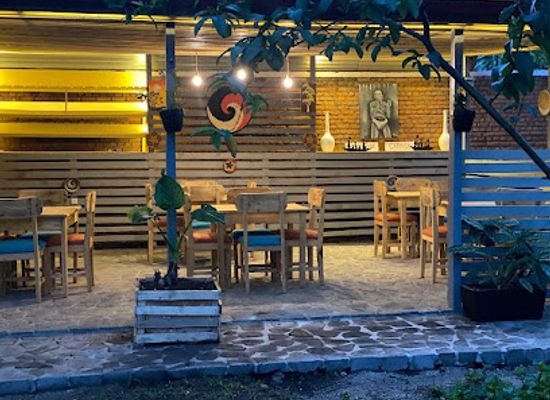 rwanda/gisenyi/bar/wazi-wine-garage
