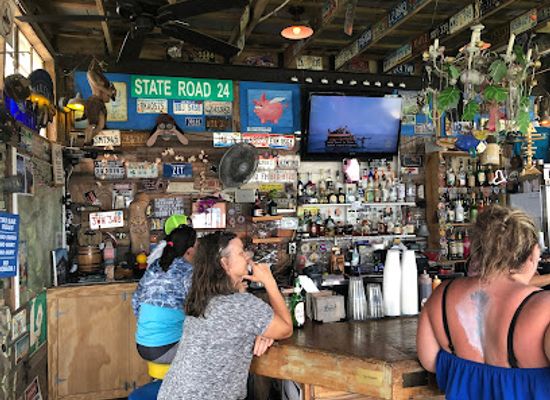 florida/cedar-key/bar/lowkey-hideaway-and-tiki-bar