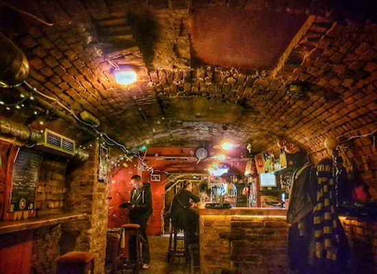 hungary/ferto-region/bar/lampas-student-pub
