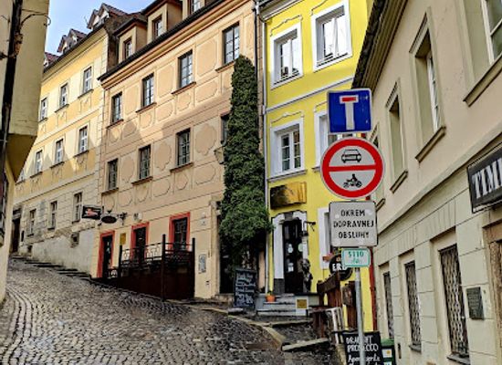 slovakia/bratislava/bratislava-castle-hrad/bar/drink-in-gallery-andy