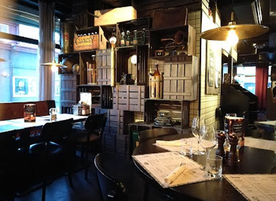 sweden/bohuslan/bar/harrys