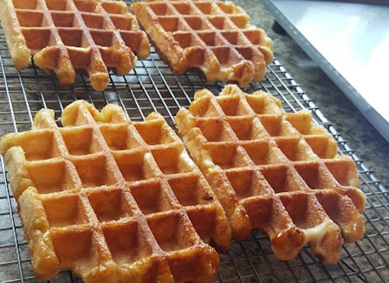 vermont/killington-resort/bar/waffle-cabin-killington-bear-mountain