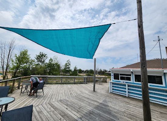 michigan/tawas-point-state-park/bar/thyme-at-the-point