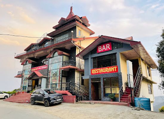 india/the-himalayas/bar/hotel-himalayan-escape-restaurant-luxurious-stays-in-the-lap-of-nature