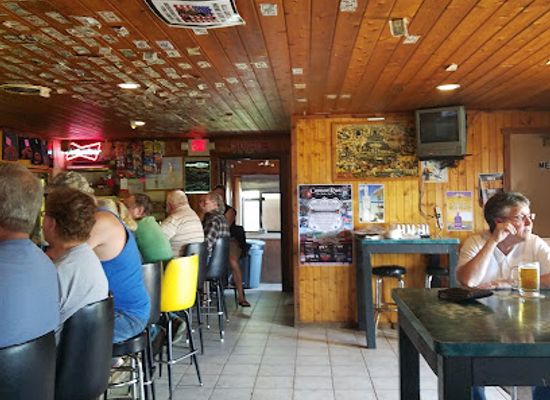 wisconsin/devil-s-lake-state-park/bar/frankie-s