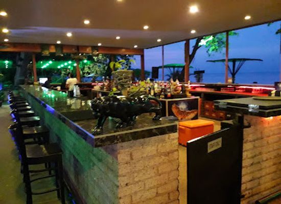 malaysia/penang/batuferringhi/bar/the-lighthouse-cafe-bar