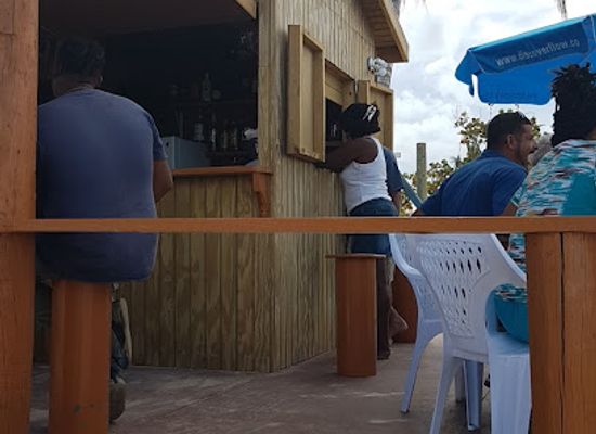 anguilla/island-harbour/bar/pellican