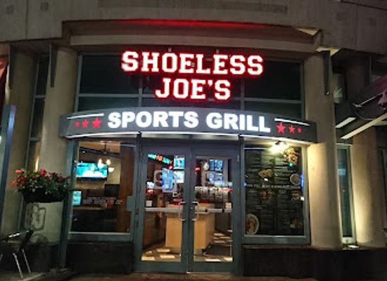 canada/niagara-falls/fallsview/bar/shoeless-joe-s-sports-grill