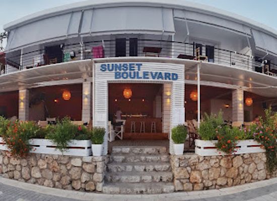 albania/toskeria/bar/sunset-boulevard-cocktail-bar