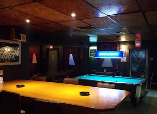 pennsylvania/bald-eagle-state-park/bar/linger-in-tavern