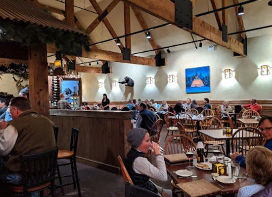 montana/big-sky/bar/the-cabin-bar-grill