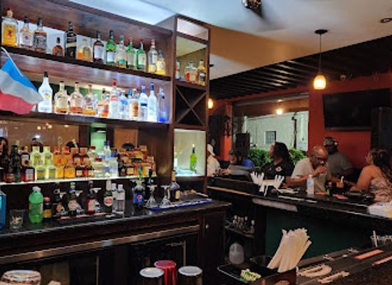 jamaica/ocho-rios/bar/john-crow-s-tavern