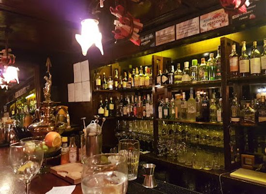 spain/barcelona/gothic-quarter/bar/ascensor-cocktail-bar