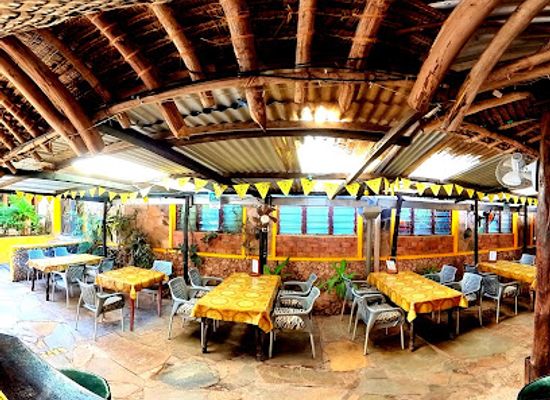 kenya/mombasa-beach/bar/safari-inn-bar-restaurant