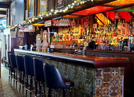 wisconsin/kettle-moraine/bar/sir-james-pub