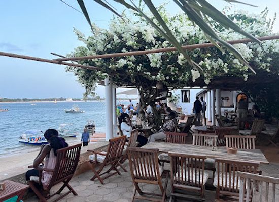 kenya/lamu/shela/bar/peponi-hotel-bar-restaurant