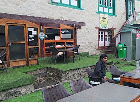 nepal/namche-bazaar/bar/trekker-cafe-namche-bazaar