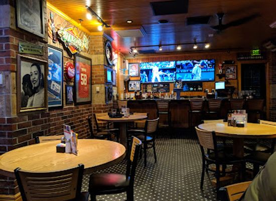 missouri/independence/bar/five-four-restaurant-drafthouse-independence