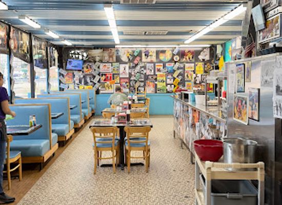 tennessee/tri-cities/bar/the-old-lighthouse-diner
