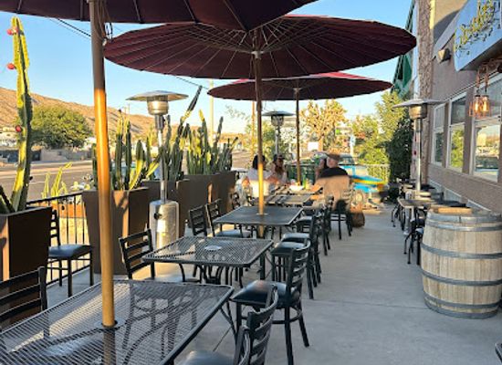 california/joshua-tree-national-park/bar/snake-bite-roadhouse