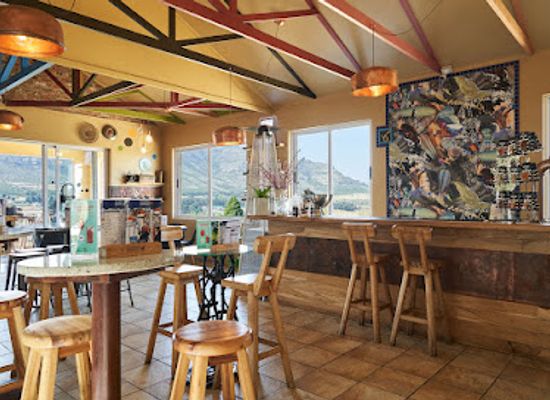 south-africa/golden-gate-highlands-national-park/bar/junipers-craft-gin-bar