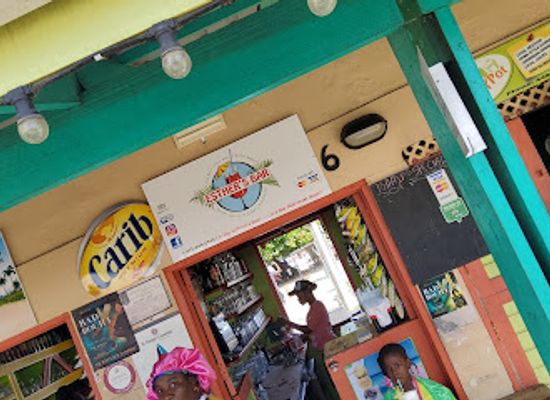 grenada/saint-patrick/bar/esther-s-bar