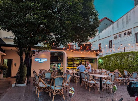 laos/vientiane/chanthabouly/bar/balance-beer
