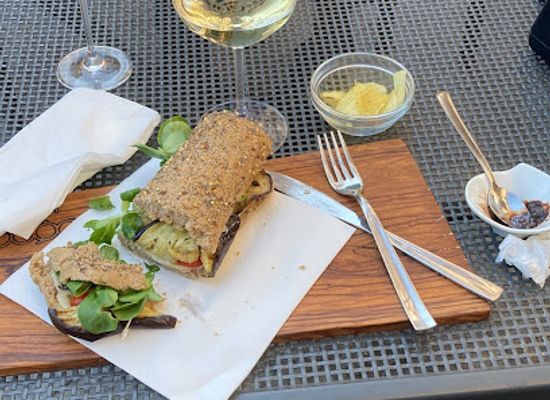 italy/langhe/bar/cugna-lounge-bar