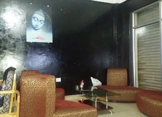 bhutan/thimphu-valley/bar/denku-bar