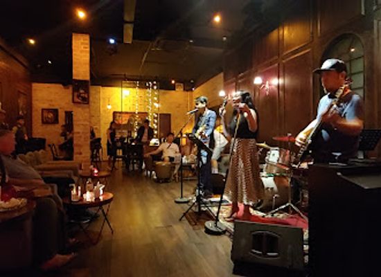 vietnam/da-nang/hai-chau-district/bar/the-1920-s-lounge