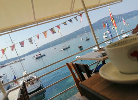 montenegro/tivat/bar/caffe-bar-regata