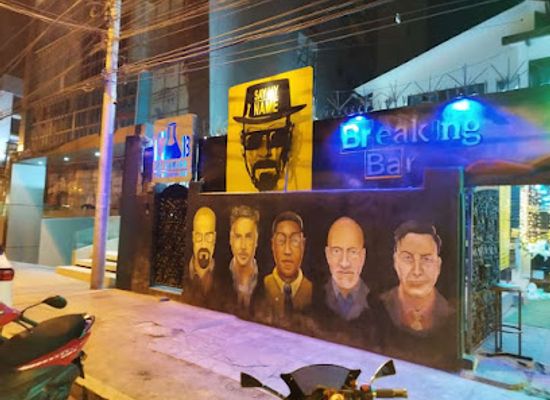 bolivia/cochabamba/bar/breaking-bar-cbba