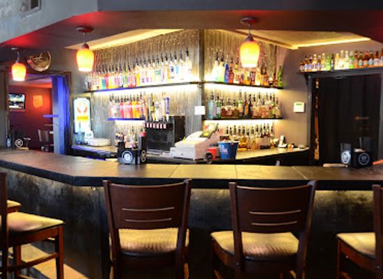 iowa/west-des-moines/bar/cattoors-on-grand