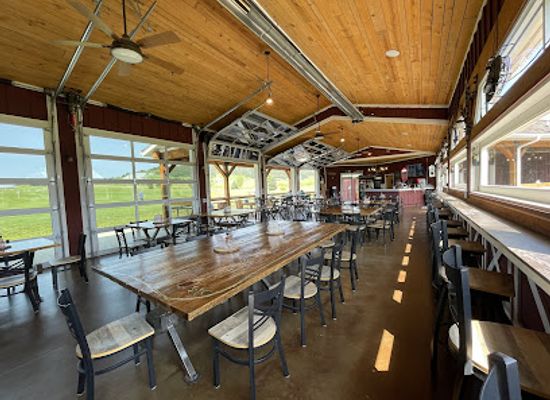 south-dakota/black-hills/bar/the-miller-creek-pub-patio