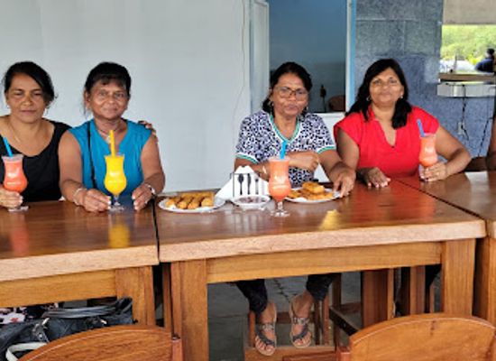 suriname/saramacca-district/bar/uitkijk-riverlounge-cafe-cocktailbar