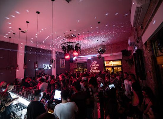 cyprus/limassol/bar/tipsy-donkey-drinkery