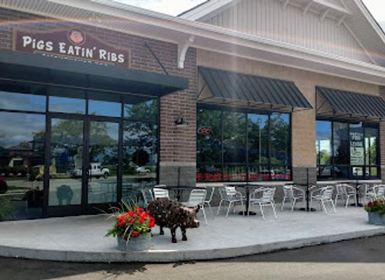 michigan/charlevoix/bar/pigs-eatin-ribs