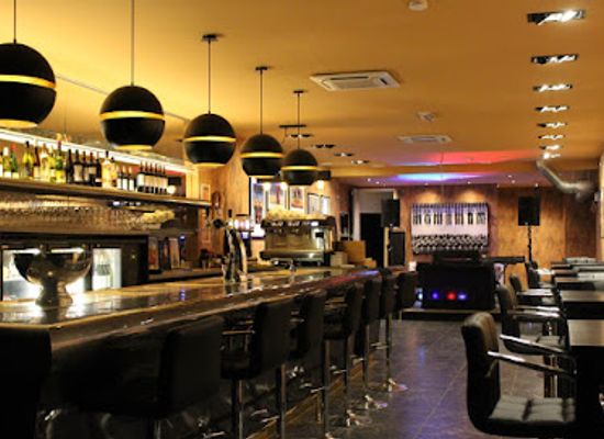 netherlands/bollenstreek/bar/legends-restaurant-and-bar