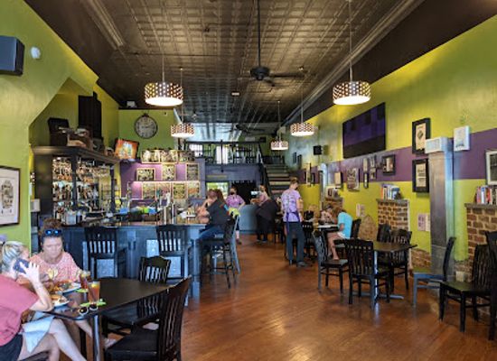 virginia/danville/bar/me-s-burgers-brews